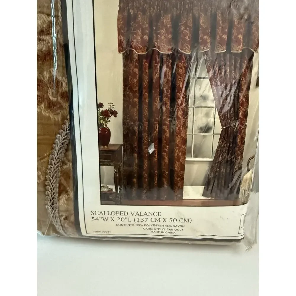 Richfield Scalloped Valance 54” W X 20” L (137 CM X 50 CM) New